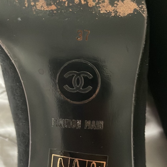 Chanel vintage black suede heels with Chanel dust bags - Picture 5 of 13